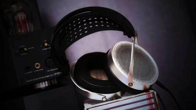 HIFIMAN HE600这款新品平板耳机，它会让我想起这么一位演员……