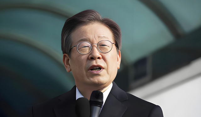 日本开始"内乱"，高市或将下台，日商界再提访华	，求中国网开一面