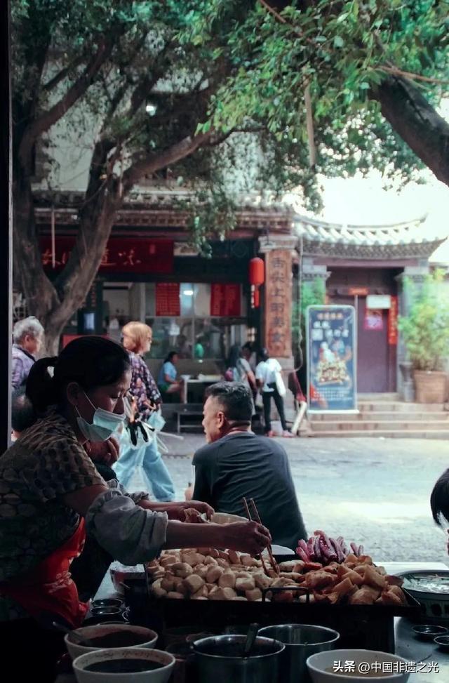 云南建水——千年临安古城 ：中国最后一座活着的古城！