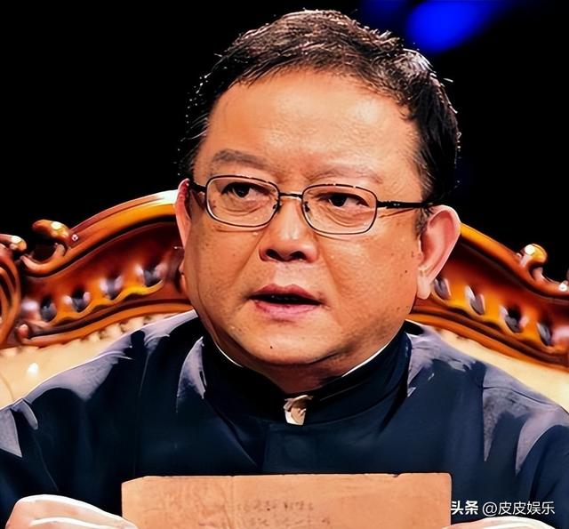 事实证明，被传卖掉上亿豪宅移民美国的王刚，已经走上另一条大道