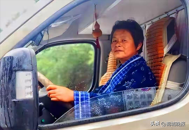 上海 71 岁老太疯了？卖房自驾 9 年不回家，放话：不给亲人留一分钱！