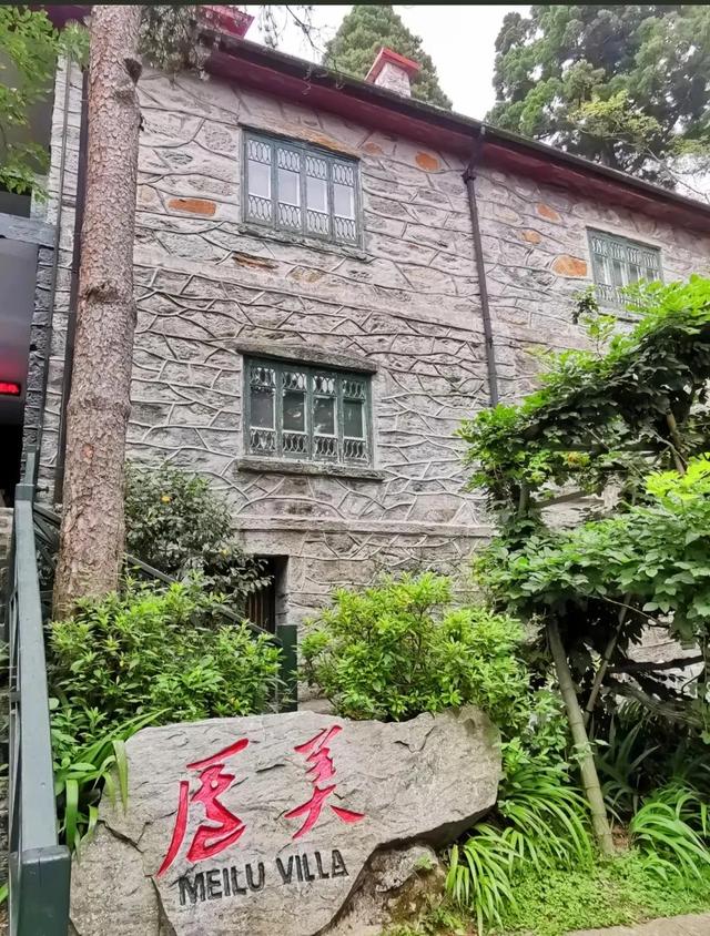 庐山全攻略：看李白同款瀑布，走《庐山恋》取景地，这篇就够了！