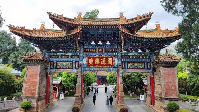 到云南游玩，去过这9个绝美古寺再离开吧！人气都超旺，祈福灵验