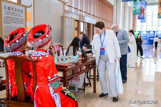 国际旅行商盛赞荆山楚水大美长江