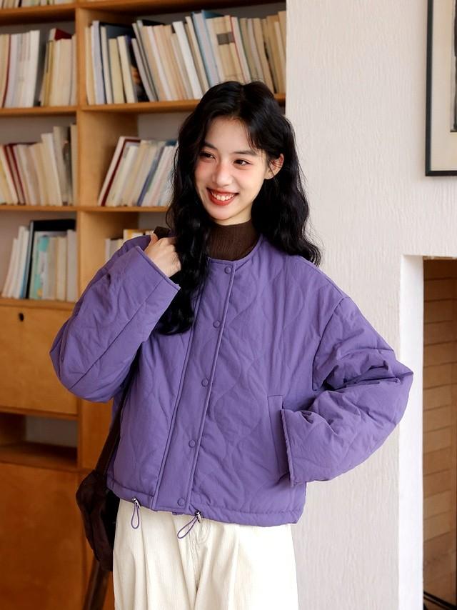 降温才发现，大衣少有人穿了，满街都是“奶奶棉服”，保暖还时髦