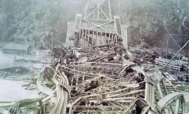 一声巨响划破天际，19000吨钢筋从天而降，75人被砸身亡