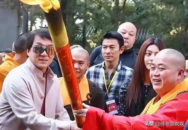 原来被释永信骗得最惨的人是他，捐出上亿身家，只为安葬少林寺