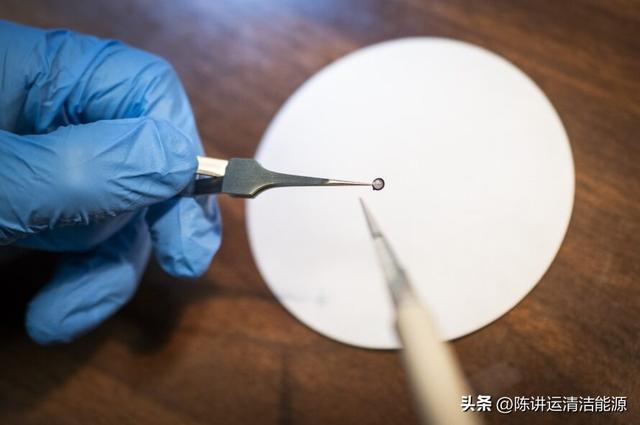 电子显微镜揭示了制造奇异金属合金的新方法