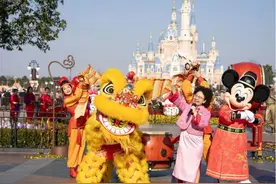 一天花掉15000元!中产家长的迪士尼账单，刺痛多少普通家庭父母？图片