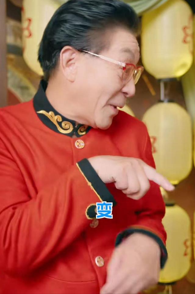 迟重瑞也没想到，被嫌年纪大的妻子陈丽华，如今给他这么大的回报