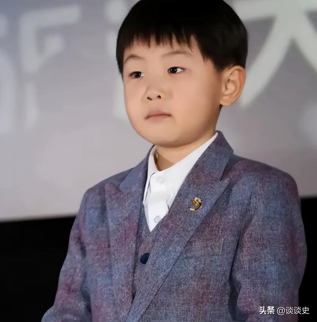 3岁上央视，5岁登春晚，7岁就年薪百万	，没想到现在却成了这样子