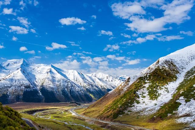 在乌鞘岭的风里，听见汉唐的马蹄与驼铃