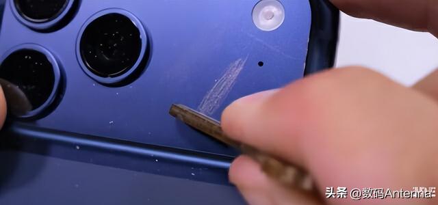 iPhone Air耐用性测试表现卓越：98公斤冲击下核心功能仍正常​