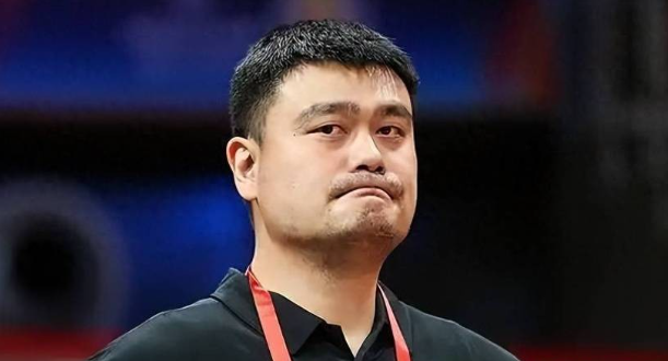 4亿换一个梦，“辞职”篮协主席的姚明，已经走上了另一条路