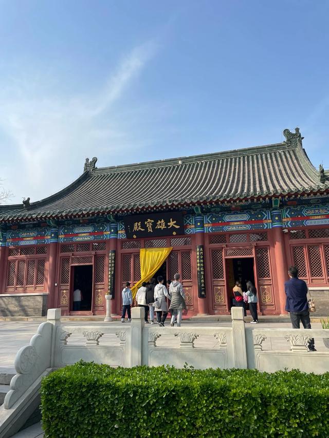 我是上海人,刚从河北正定回来,实在忍不住想说:对正定5点印象