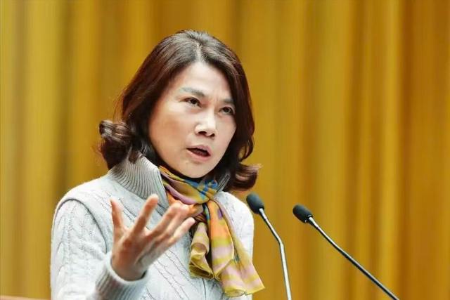 董明珠卸任仅1天，令人担心的事发生，王自如的话终于有人信了