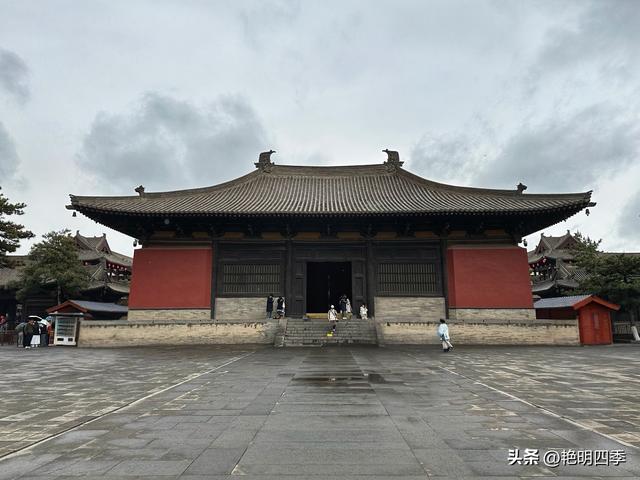 华严寺：“八大辽构”之七，拥有最美辽塑菩萨和最美古代书橱