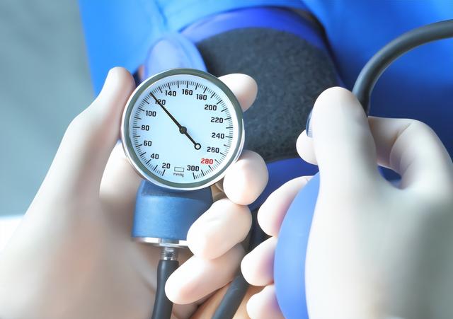 107岁老人，年轻像65岁，长寿秘诀不是多走路，而是这几件事