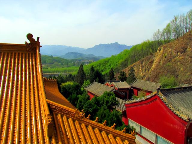 河南旅游：观中原大佛 赏神奇尧山纪行（图）