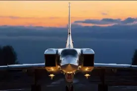 突发！俄军一架超音速战略轰炸机坠毁，一名飞行员死亡！图片