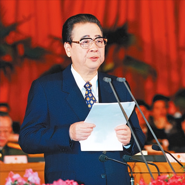 原国务院总理李鹏曾坦言：外界传我是周总理养子的说法，并不确切