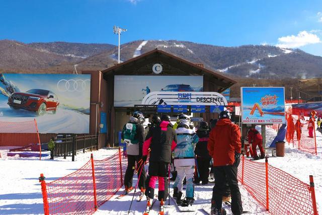 北大湖新雪季迎客，冰雪旅游持续升温