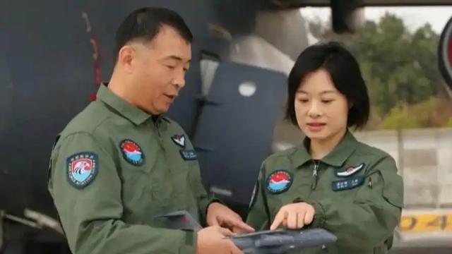 阅兵女机长身份曝光！私生活被扒牺牲太大，老公不简单，央视点名