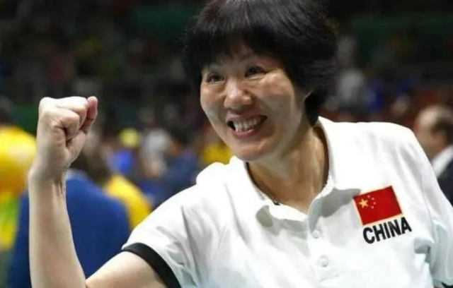 面相变了，从"铁榔头"变成"整容狂"，64岁的郎平为自己的行为买单