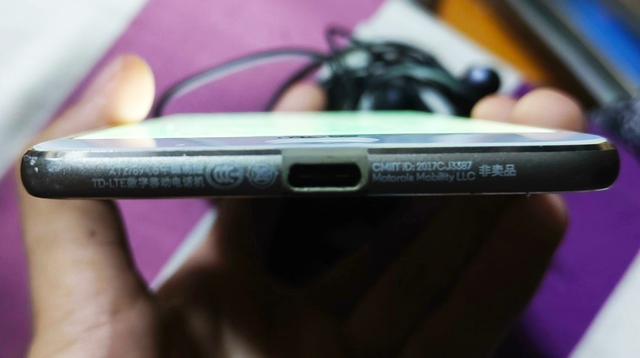 创新设计的老型号MOTO手机，模块化配件功能强大，系统更好用