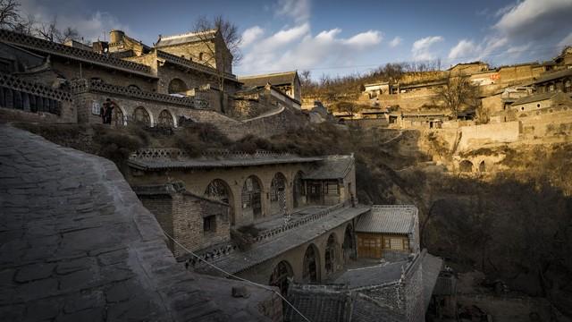 李家山 潜藏在黄土高原深处的布达拉宫