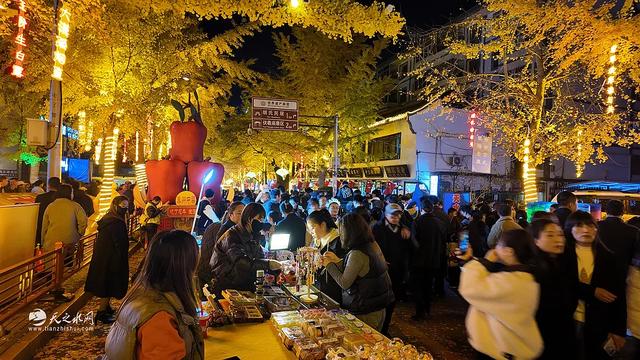 哇塞!天水秦州青年北路“黄金大道”文旅周嗨翻啦,速来打卡!