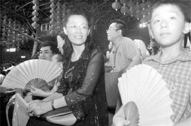 杨利伟夫人温柔美丽，被婆婆一眼看中，为丈夫放弃工作毅然随军！