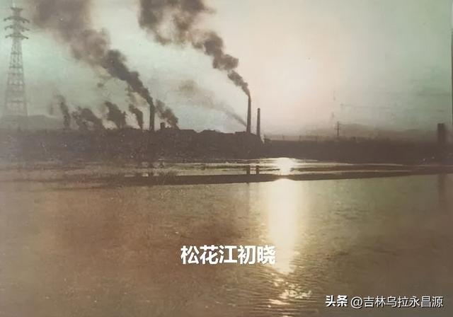 一组12枚明信片，记录了1960年时的吉林市城市风光