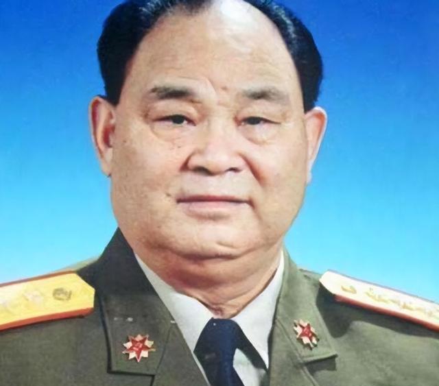 成都军区副司令，在西藏视察时遇难，享年63岁，司令员因此被免职
