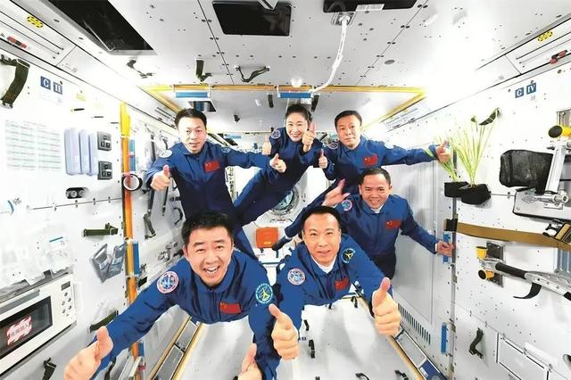 巴铁宇航员即将入驻中国空间站！印度四十年载人航天梦，谁更快？