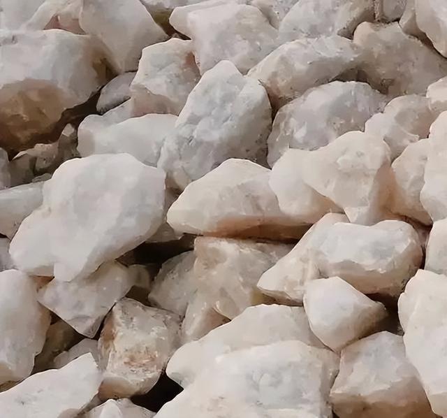 安世“左手断供右手”！从一粒沙开始的晶圆如何承载全球科技？