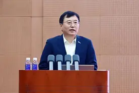 中央组织部通知，梁贵友职务调整图片