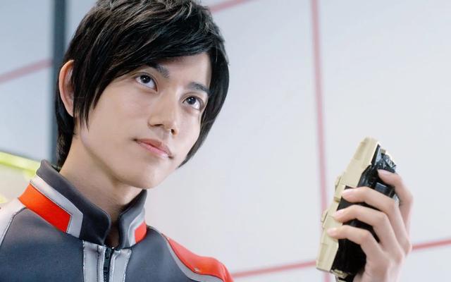 你相信光吗——奥特曼家族大全集