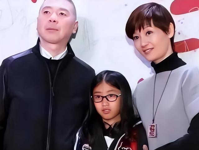 不装了！徐帆回应离婚传闻才4个月，冯小刚就已经按捺不住了！