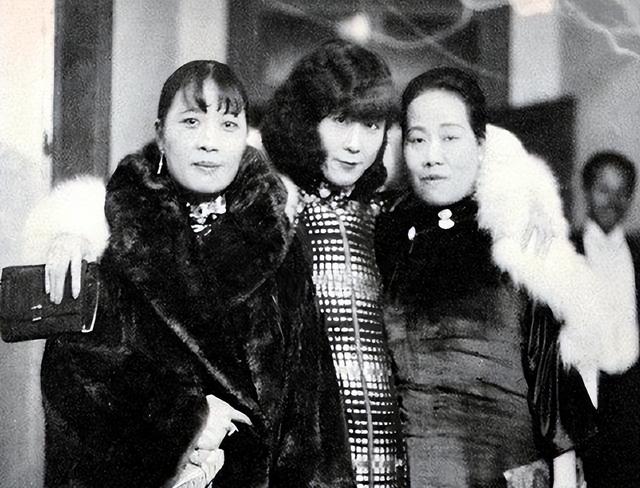 于凤至胸前溃烂赴美求医，一老外抱住她亲了一口说：你终于到了