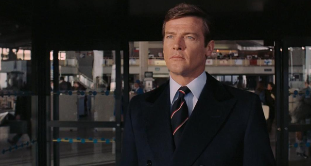 英国六旬老汉欲当“双面间谍”，七年铁窗戳穿邦德幻想