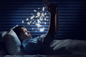 为什么熬夜，熬着熬着就不困了？图片