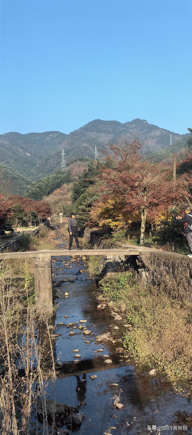真是醉了，徒步奉化东西岙徐凫岩看悬崖飞瀑堵人竟然堵到怀疑人生