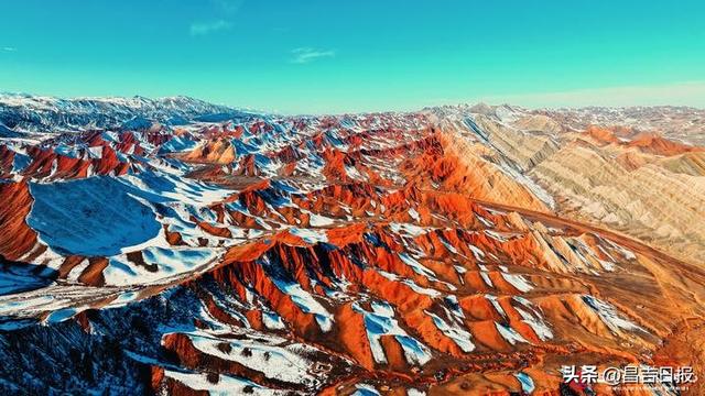 大地织锦！昌吉百里丹霞的色彩密码与纹理诗意