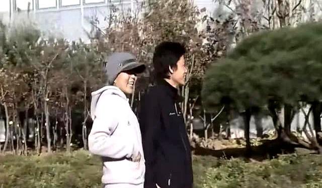 北京一男子！在女友坟边失联10年，家人找到他时，所有人都沉默了