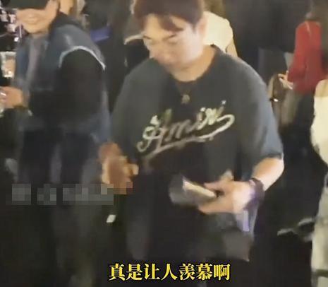 风流成性改不掉？71岁王健林即将开庭，王思聪仍在高消区潇洒挥霍