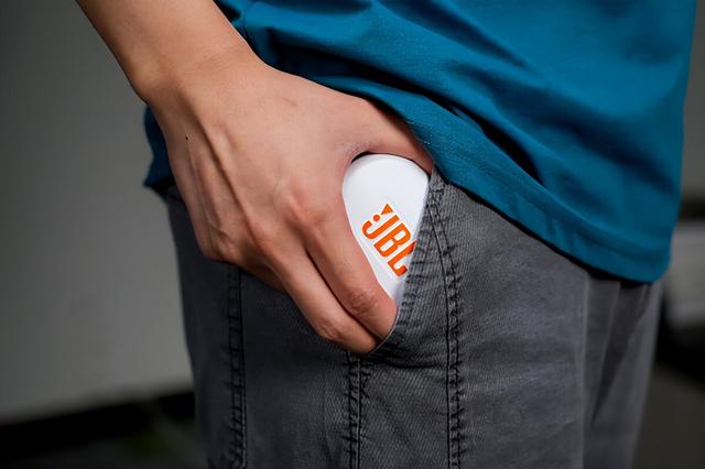 个性化运动装备 全天候佩戴体验 JBL ENDURANCE ZONE悦动圈耳机评测