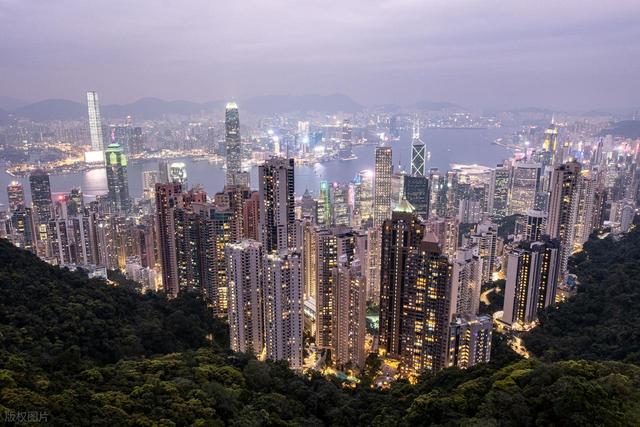 从一次香港“特种兵”旅行，想到大埔火灾的背后