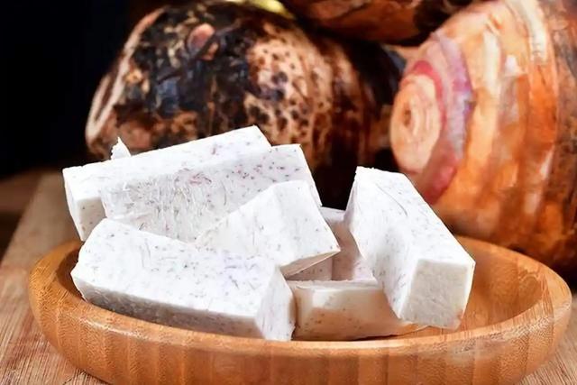 医生研究发现：经常吃芋头的人，用不了多久，肠胃或有这7个变化