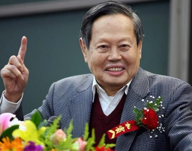 翁帆也没想到，丈夫杨振宁去世后，竟因生前一个特殊举动口碑暴涨